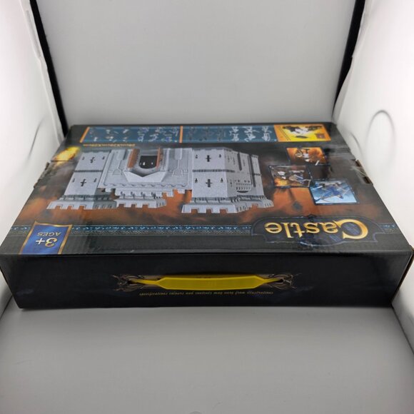 3D Castle Knights Action Figure Toy Playset with Assorted‎ Knights & Props NEW - Picture 6 of 9